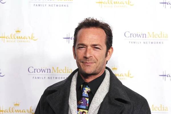 Luke Perry ze seriálu Beverly Hills 90210 | TVGURU.cz