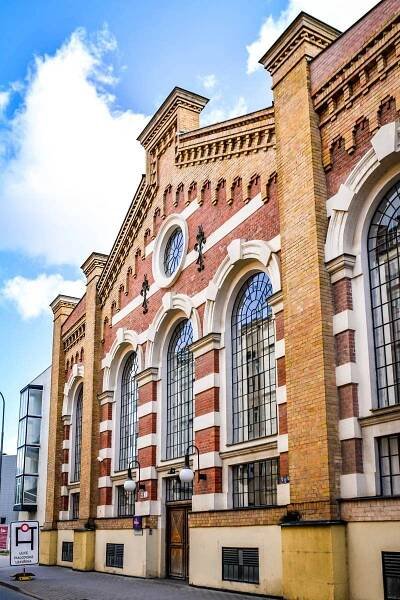 Ochutnávkové procházky Brnem jako unikátní zážitek Den architektury podél Svitavy S esencí města, s architekturou i s ochutnávkou