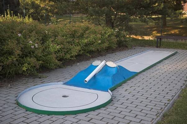 Minigolf ONE | Minigolfové hřiště Brno | Minigolf Brno - Bohunice | Venkovní Minigolfové hřiště