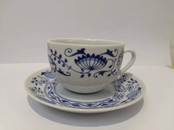 cibulák Henriette šálek a podšálek nízký 270 ml čajový henrieta Saphyr Thun 1 ks cibulákový porcelán Nová Role