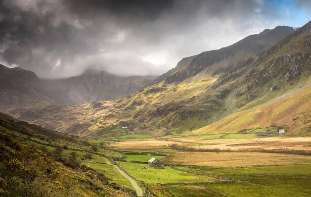 Breaking Light Snowdonia