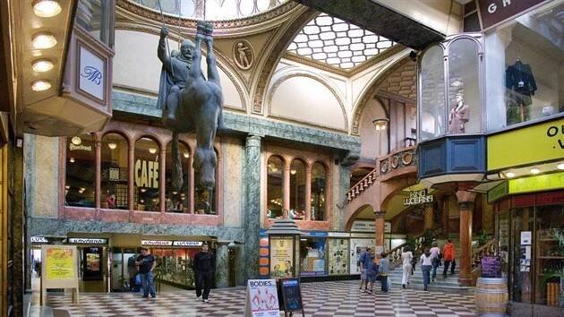 Palác Lucerna je první pasážový dům v Praze.