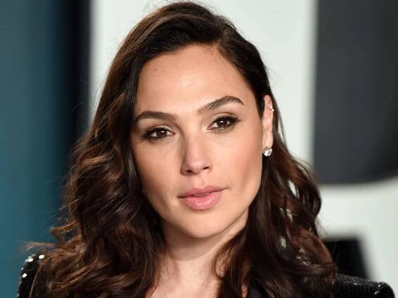 Gal Gadot, Natalie Portman, Mark Ruffalo, and Other Celebrities Sang ‘Imagine’ Together