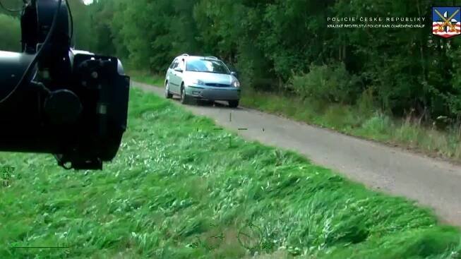 VIDEO: Nechtěl do vězení, tak si vzal přítelkyni jako rukojmí