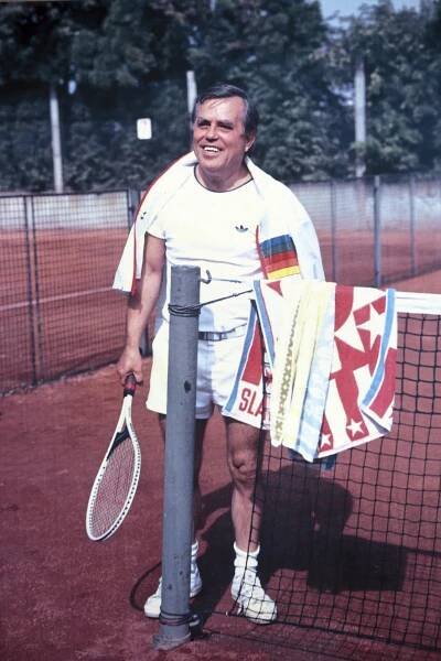 Antonín "Strýček" Jedlička rád vydával zvířecí zvuky a hrál tenis.