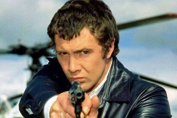 25 Mind-blowing Facts About Lewis Collins