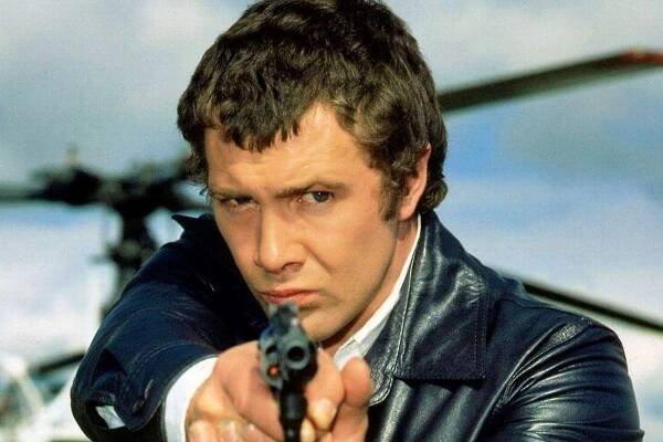 25 Mindblowing Facts About Lewis Collins 