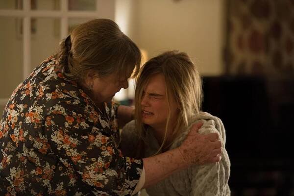 Sylvia Syms, Cara Delevingne - Playhouse uvádí - Věčný - Z filmu