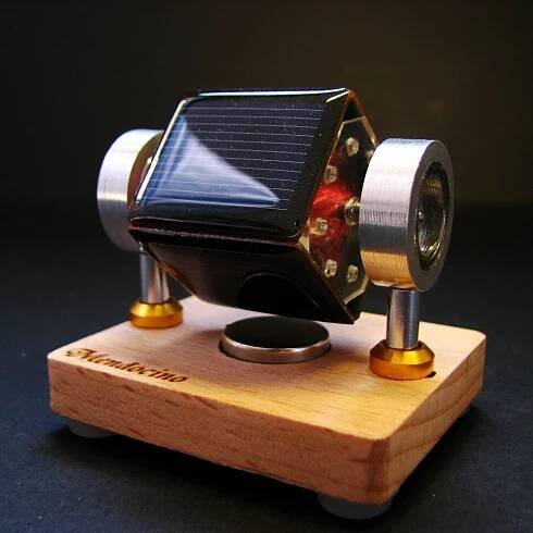 Tiny Mendocino Motorové magnetické zavěšení Solární rotační hračka Vědecké fyzika hračky Redukční hračka EDC - Autobaterky