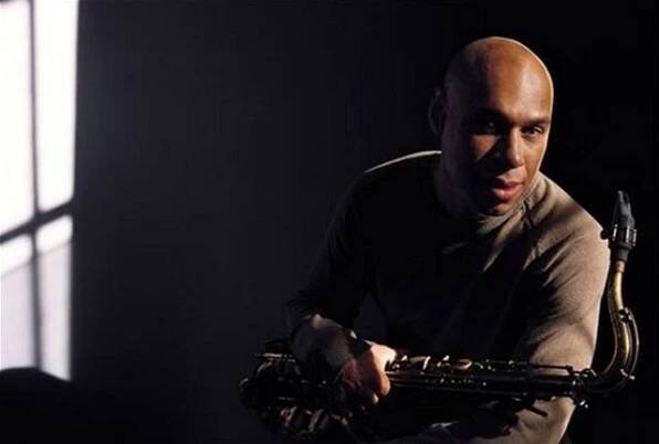 Slavný saxofonista Joshua Redman přiváží tradici i chuť experimentovat