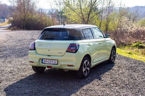 2025 Suzuki Swift 4x4 1.2 mild hybrid test recenzia skúsenosti
