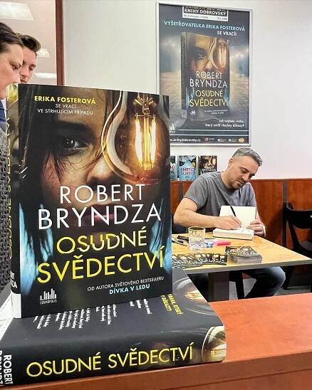 Co se mi líbí na Češích? Jsou upřímní, tvrdí britský spisovatel Robert Bryndza - Čenich na knihy