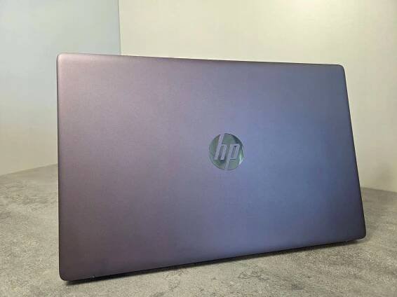 Notebook HP 17 QUAD Intel N200 16GB 128SSD HD+ podsvícení 17,3'' Win11 Levandule Stav balení originální