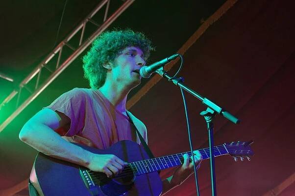Sam Amidon (commons, en))