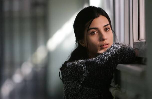 Tuba Büyüküstün Official Website