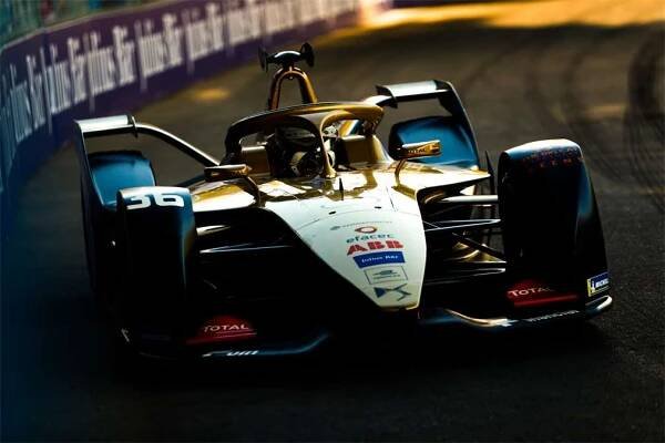 Andre Lotterer během ranního tréninku Foto: Formule E