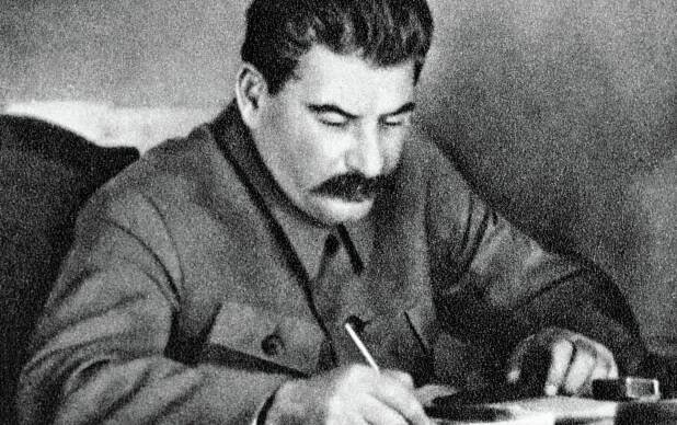 Srpnová horka spějí k historickým zvratům. Krátká exkurze dějinami politických vražd
