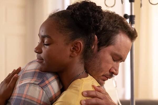 Smrtící virus - K tomu vůbec nemělo dojít - Z filmu - Saniyya Sidney, Mark-Paul Gosselaar