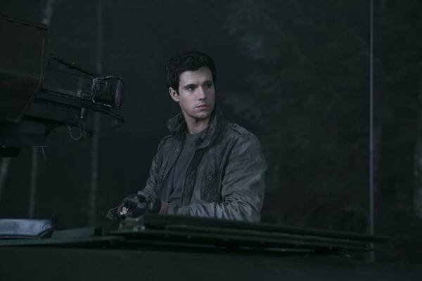 Falling Skies - Collateral Damage - Z filmu - Drew Roy