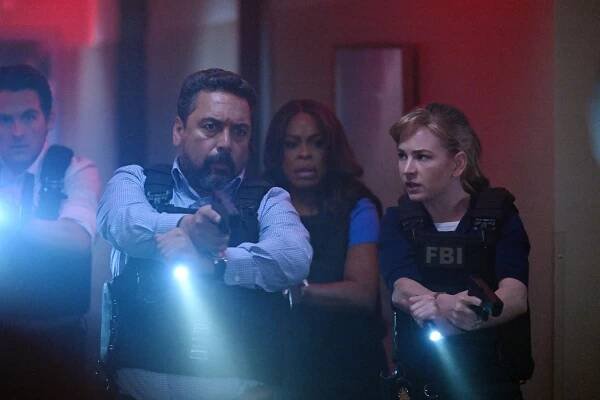 The Rookie: Feds - Day One - Z filmu - Felix Solis, Niecy Nash, Britt Robertson