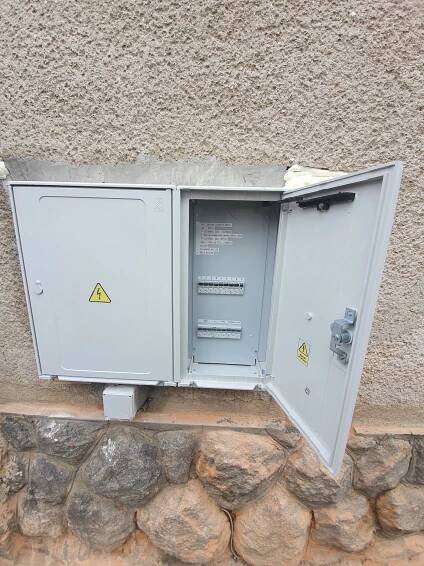 Dobřany - výměna elektroměrové skříně s rozvaděčem | elwest.cz