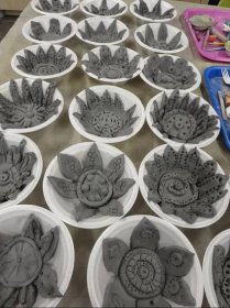 Picture Clay Art For Kids, Art Education Projects, Art Education Lessons, Kids Art Lessons, Elementary School Craft