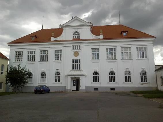 Soubor:Jevišovice, Komenium.jpg – Wikipedie