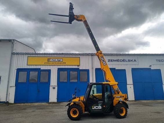 Teleskopický manipulátor JCB 525-60 Agri Plus