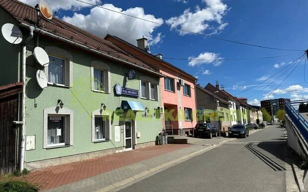 Restaurace, Nábřeží, Otrokovice, 387 m²
