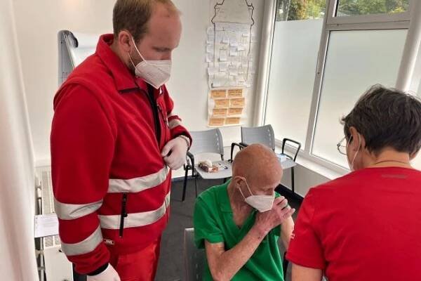 Lidé,  kteří mají chronické zdravotní problémy,  patří z hlediska rizik spojených s onemocněním covid-19,  mezi ohrožené  (ilustrační snímek) | foto: Lucie Fürstová,  Český rozhlas