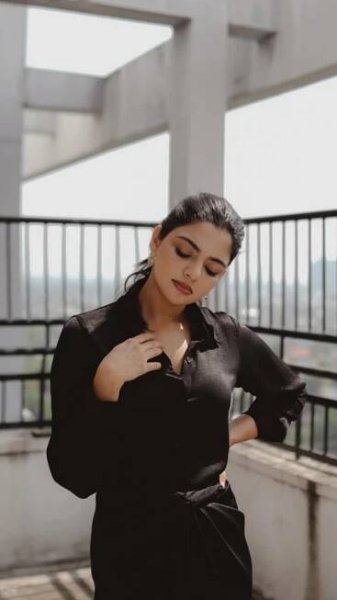 In pics: Adorable looks of Nikhila Vimal