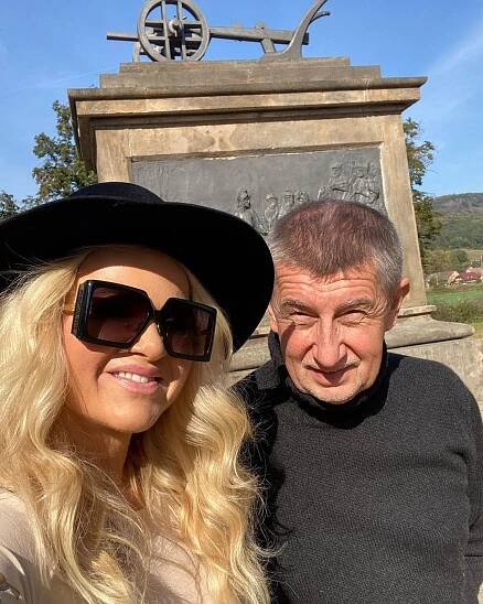 Televizní zábava u Babišových: Monika prozradila, na jaké pohádky si nejraději divá se svou rodinou o Vánocích - Zivot