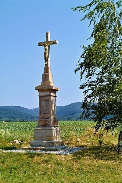 Kříž u Bělkovic