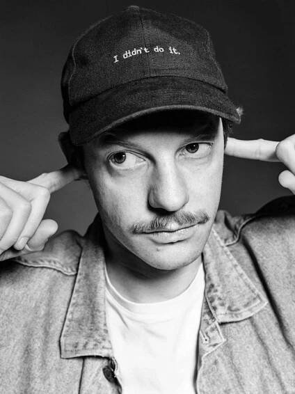 Der Schauspieler Merlin Sandmeyer im Interview ohne Worte - SZ Magazin