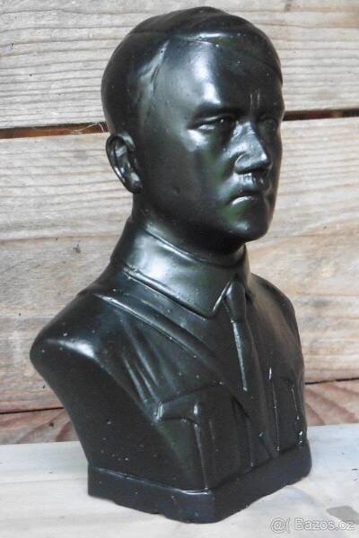 adolf Busta/soška Adolfa Hitlera se svastikou Jen ČR