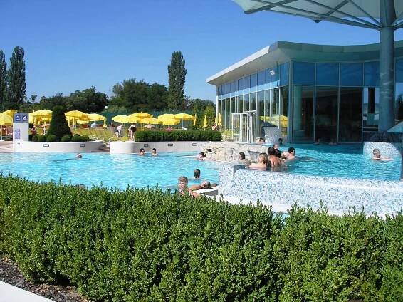 Zámky jižní Moravy a Rakousko 6