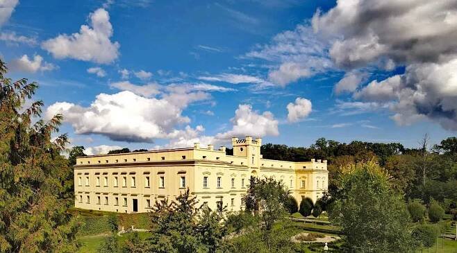 Zámek Slezské Rudoltice - Slezské Rudoltice, Střední Morava a Jeseníky | Regiontourist.cz