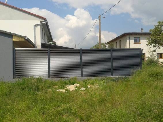 Hliníkové ploty - Vrata Znojmo