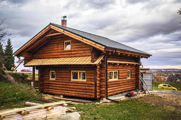 Klubovna jako druhý domov. Skauti je nachází ve srubech, kostelech i maringotkách