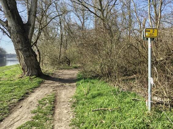 Neratovice - Mělník - Kostomlaty pod Řípem