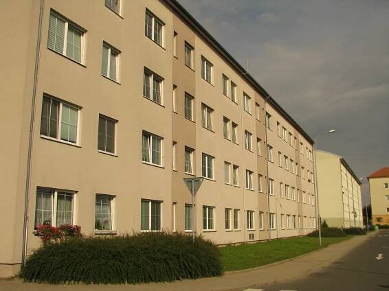 Městské byty v Kolíně nutně potřebují opravy, některé střechy jsou jak síto