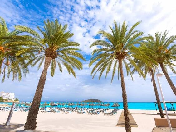 Ibiza, Mallorca a Santorini: 3 letní destinace, 3 super ceny - Pelipecky