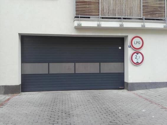 Bytové a parkovací domy - montáže garážových vrat a prodej pohonů Brno