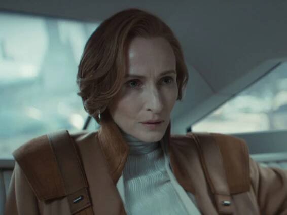Mon Mothma actor Genevieve O'Reilly breaks down how a conversation with Andor creator Tony Gilroy created one of season 2's most tragic moments: 