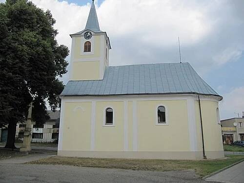 Senička,_kaple.jpg
