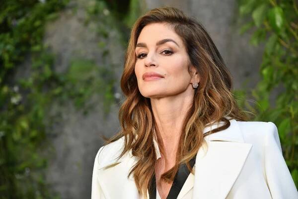 Cindy Crawford | Celebrity Testimonials | Dr. Robert Maloney