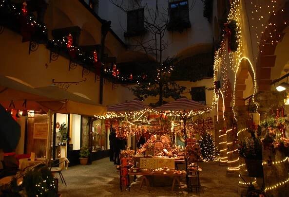 Zájezd do adventního Salzburgu a na největší rakouský průvod čertů v hornickém Schladmingu
