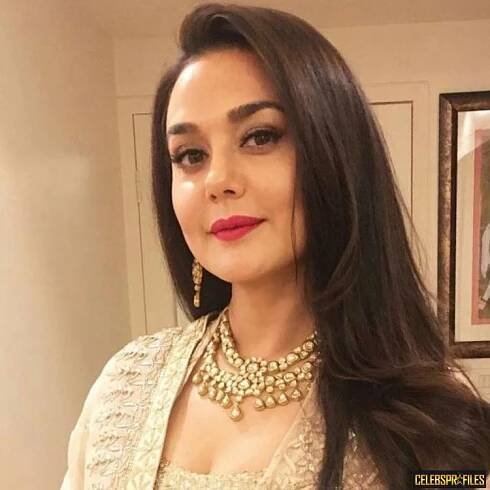 Preity Zinta Wiki, Age, Husband, Biography and Pics 2021 6