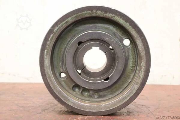 Řemenice klínového řemene se 4 drážkami Guss** 260-4 (17 mm)