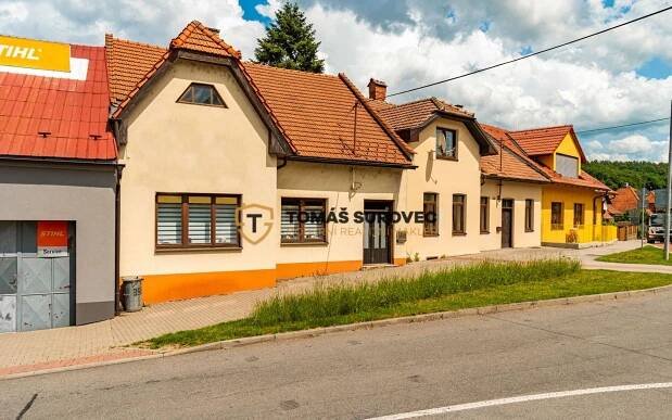 Obchodní prostory, Palackého Nám., Vizovice, 100 m²